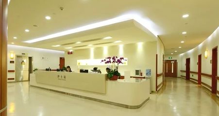 華邦瀛液晶拼接屏入駐香港大學(xué)深圳醫(yī)院，科技賦能智慧醫(yī)療信息咨詢(xún)服務(wù)新升級(jí)